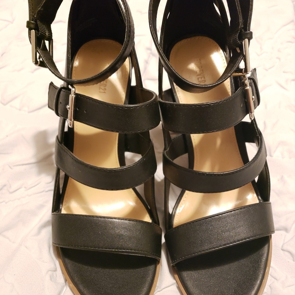 Forever 21 high heel pumps size 8